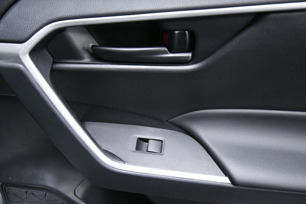 Certified 2025 Toyota RAV4 LE FWD image 23
