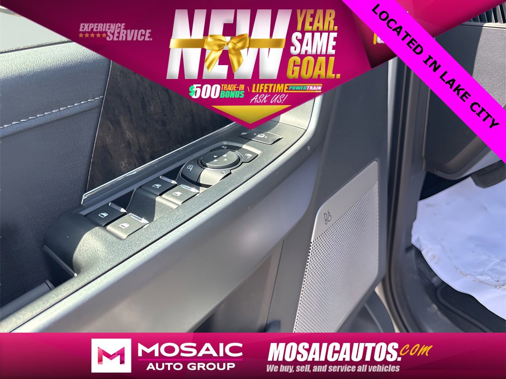 New 2025 Ford F350 Lariat w/ Lariat Ultimate Package image 23
