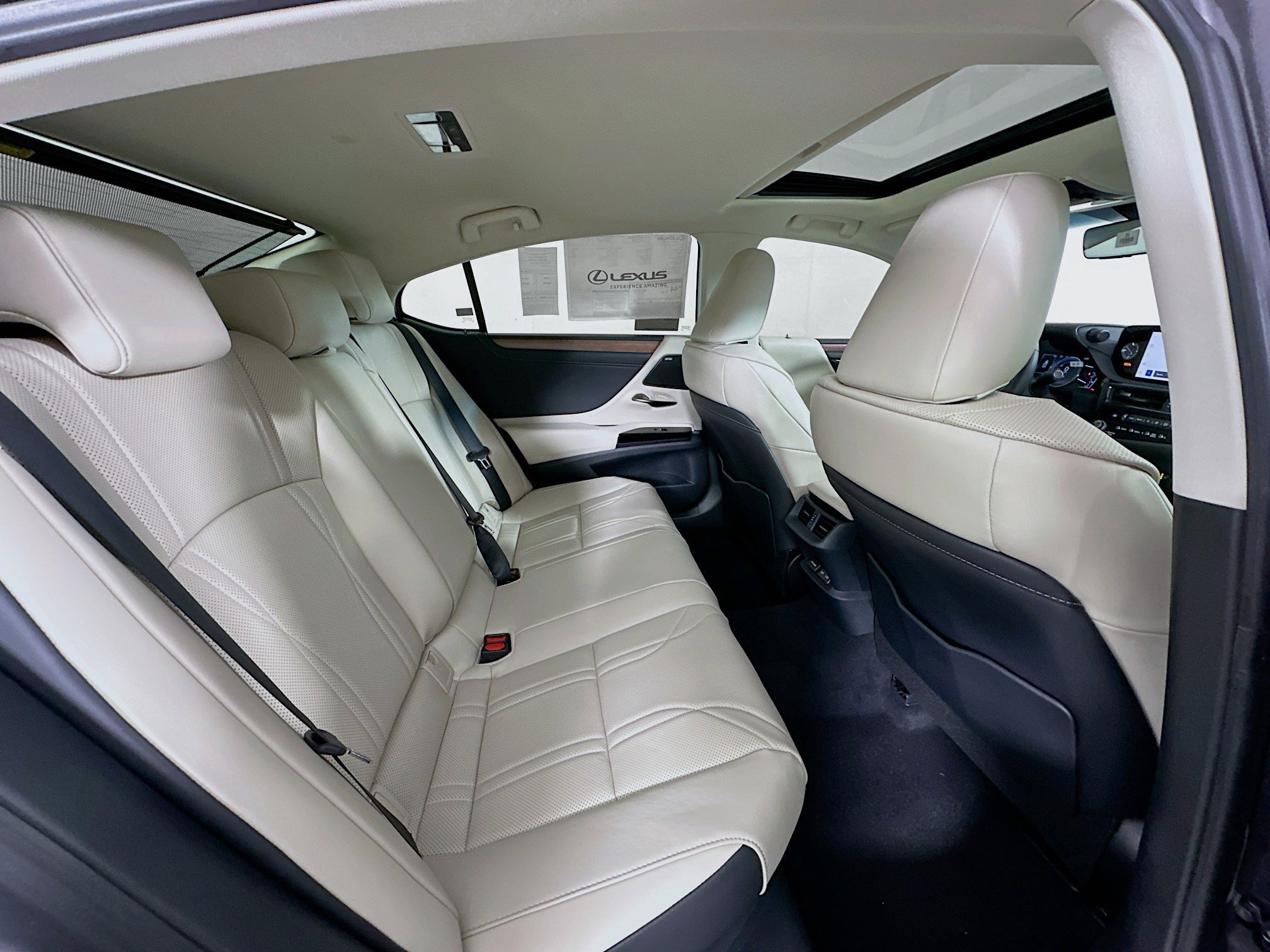 New 2025 Lexus ES 300h w/ Luxury Package image 31