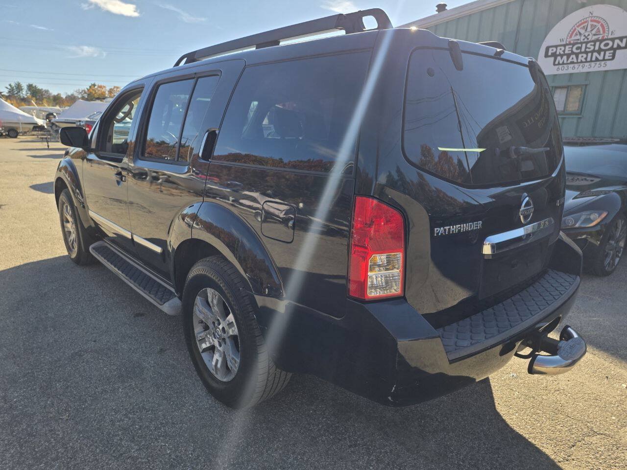 Used 2011 Nissan Pathfinder Silver AWD/4WD image 12