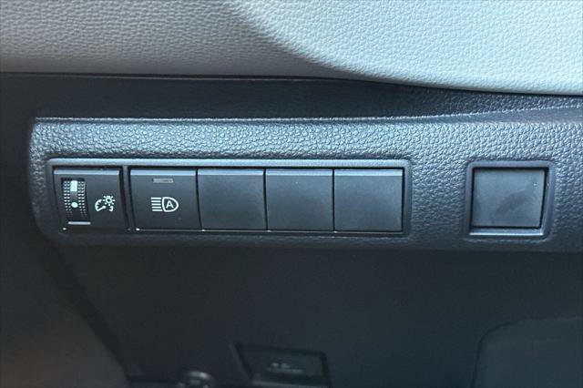 Certified 2025 Toyota Corolla LE image 28