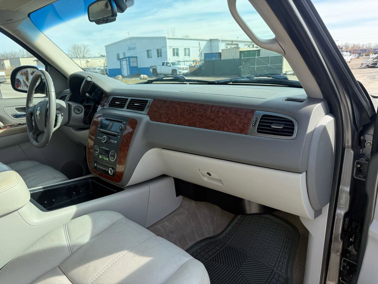 Used 2007 Chevrolet Suburban LT w/ LT Preferred Equipment Group image 30