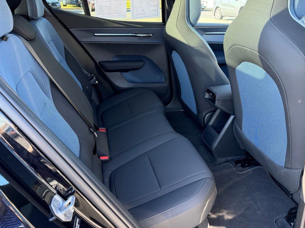 Certified 2025 Volvo EX30 Ultra image 17