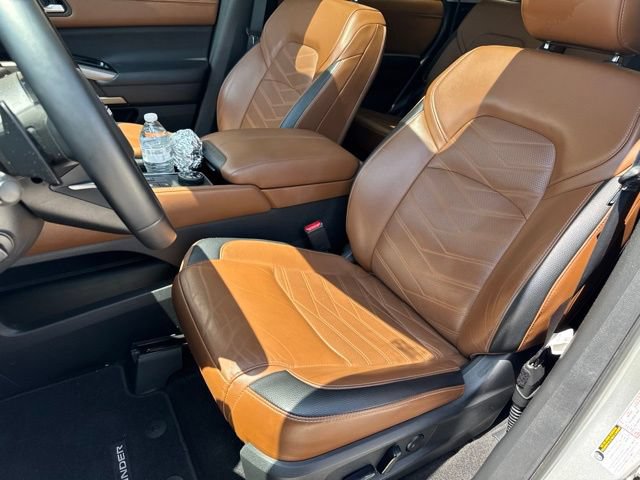 Used 2023 Nissan Pathfinder Platinum w/ Cargo Package AWD/4WD image 7
