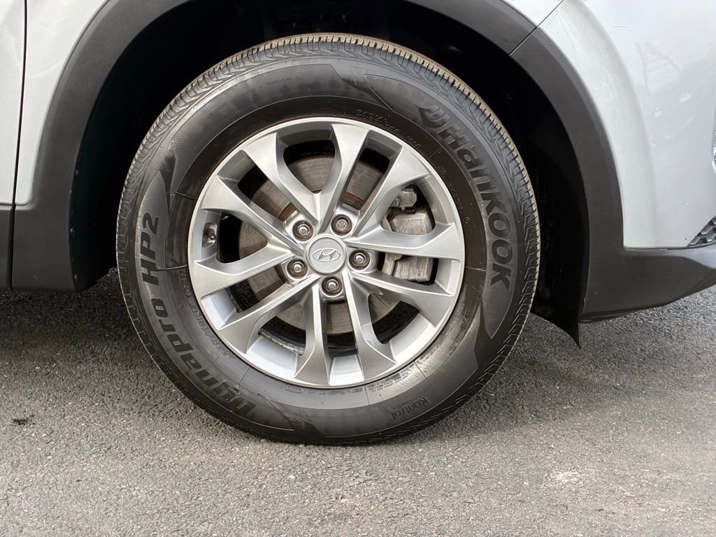 Used 2020 Hyundai Santa Fe SE image 45