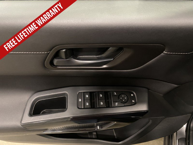 Used 2025 Nissan Pathfinder SV FWD image 28