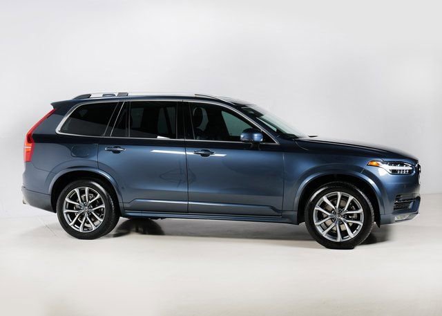 Used 2019 Volvo XC90 T5 Momentum w/ Multimedia Package image 32