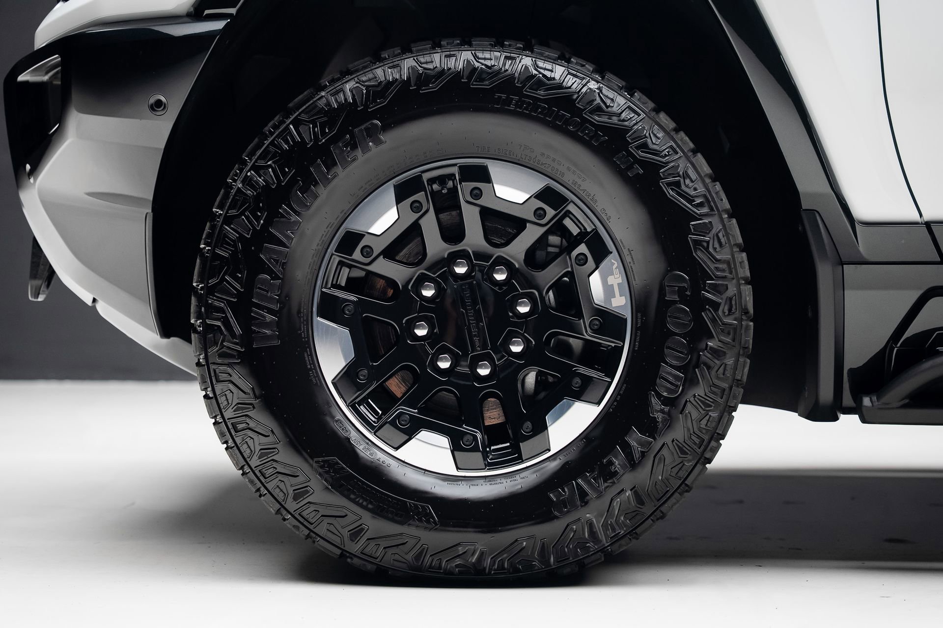 Used 2024 GMC Hummer EV 2X w/ Extreme Off-Road Package image 20