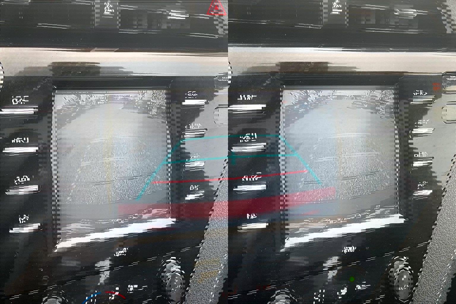 Used 2020 Toyota Camry SE image 26