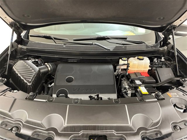 Used 2023 Chevrolet Traverse Premier image 11