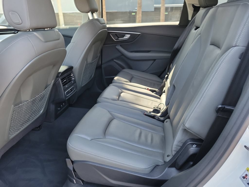 Used 2025 Audi Q7 3.0T Premium Plus AWD/4WD image 13