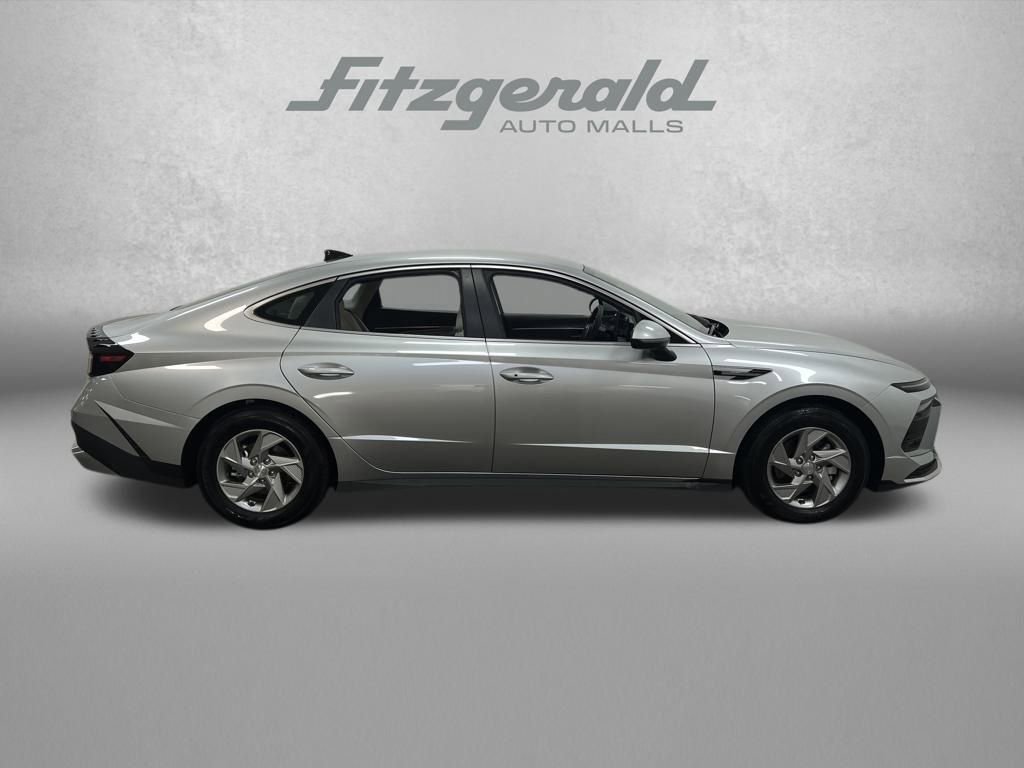Used 2025 Hyundai Sonata SE image 8