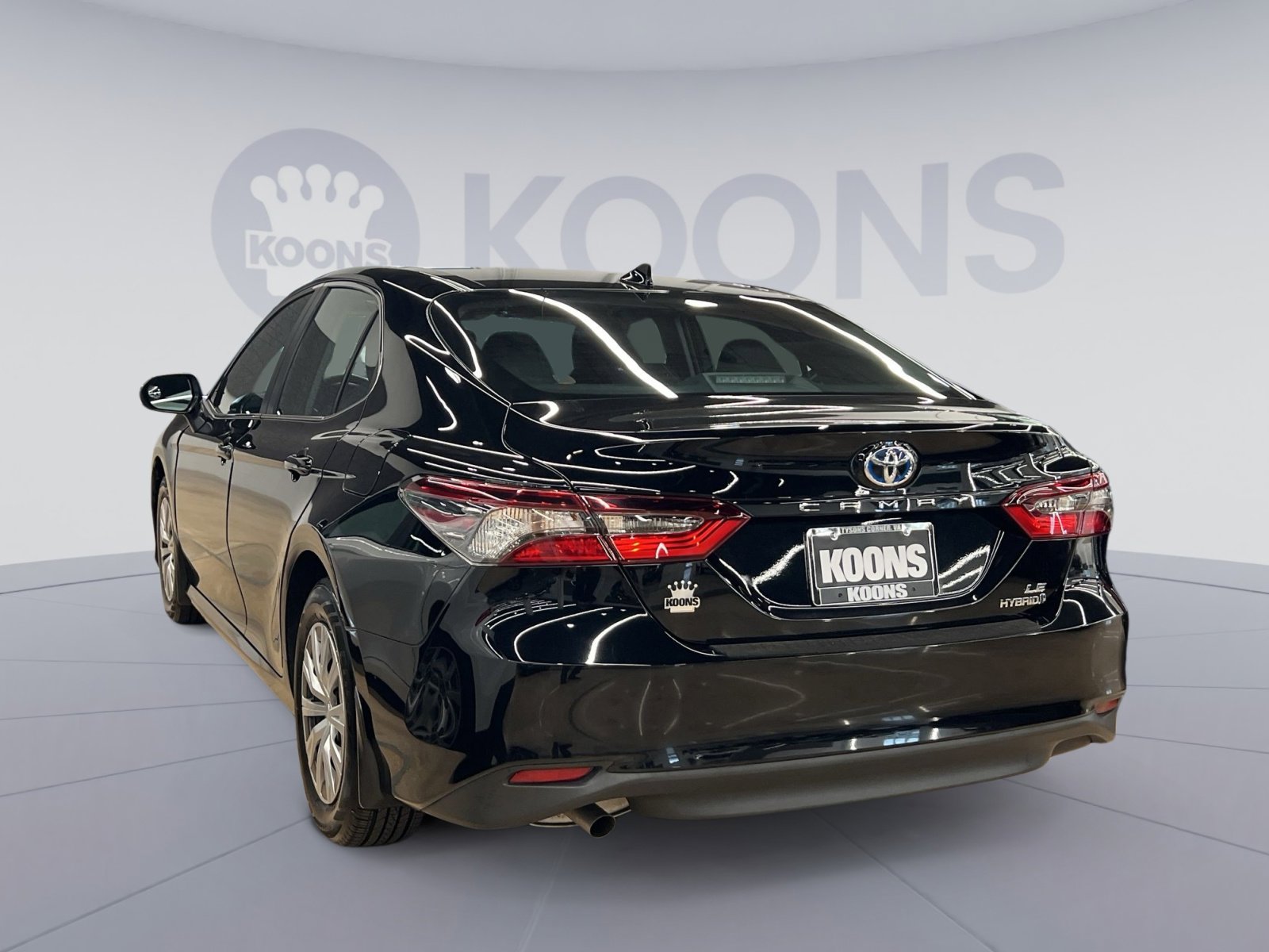 Used 2023 Toyota Camry LE image 2