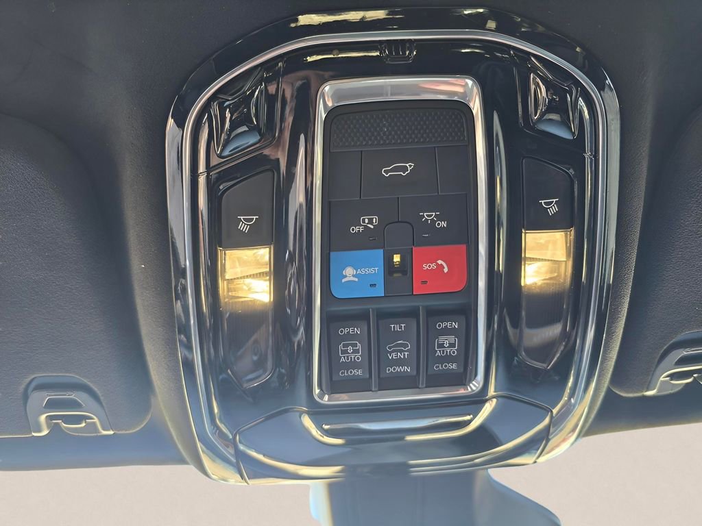 Used 2024 Jeep Grand Wagoneer L Series III AWD/4WD image 51