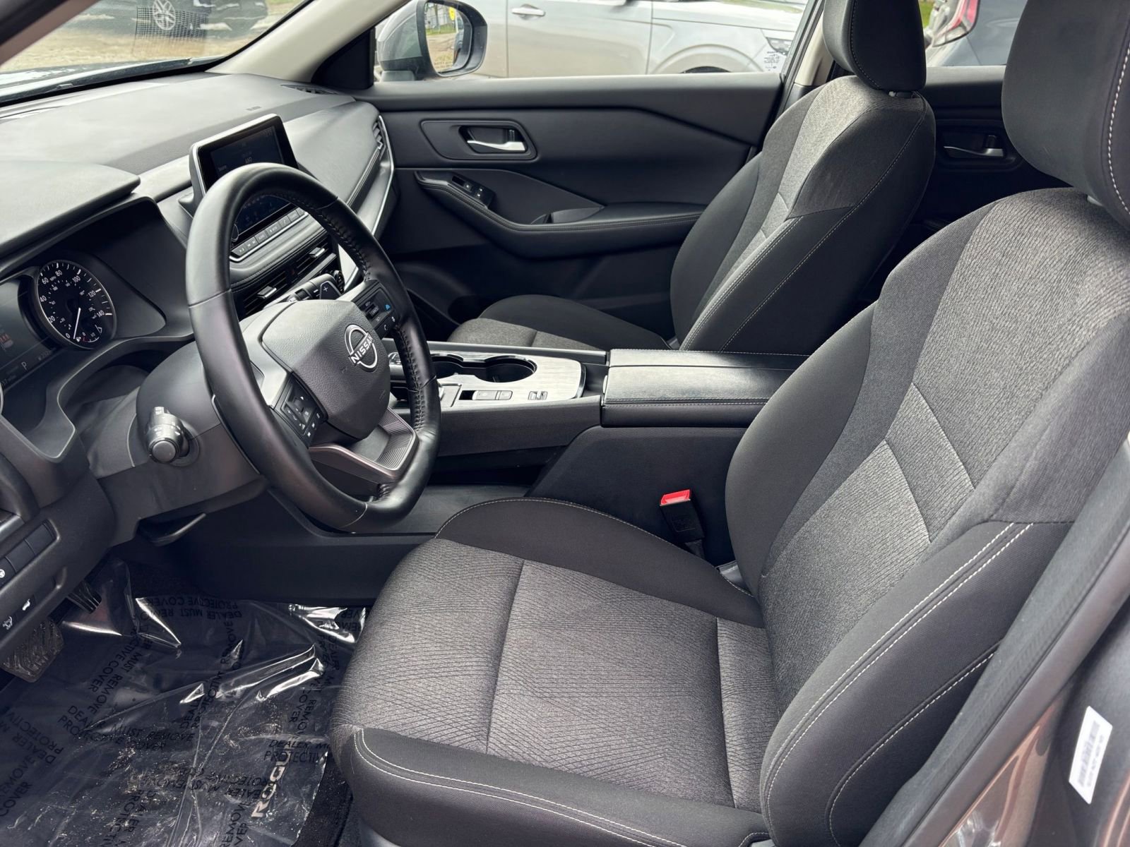 Used 2025 Nissan Rogue SV FWD image 29
