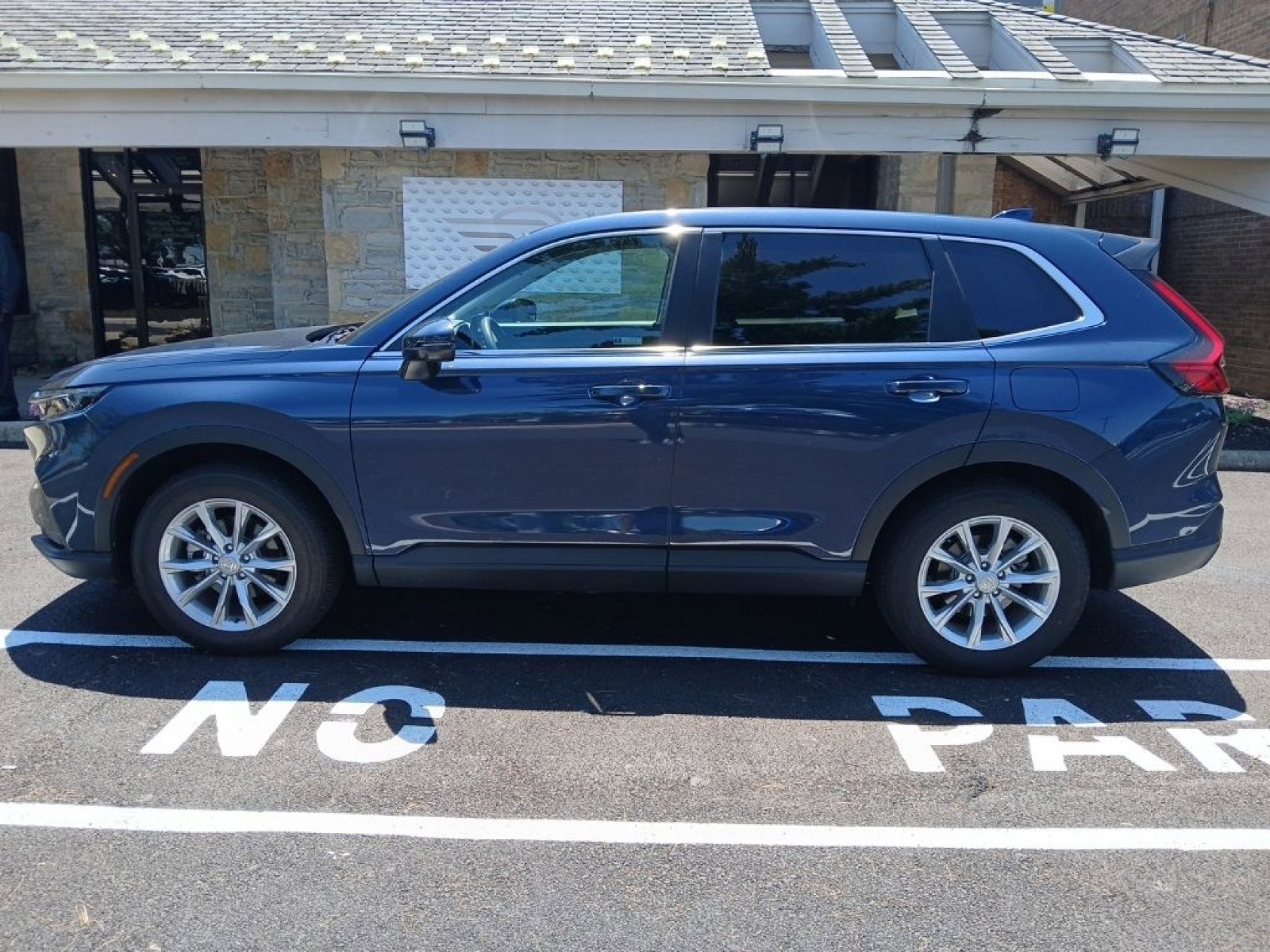 Used 2024 Honda CR-V EX image 12