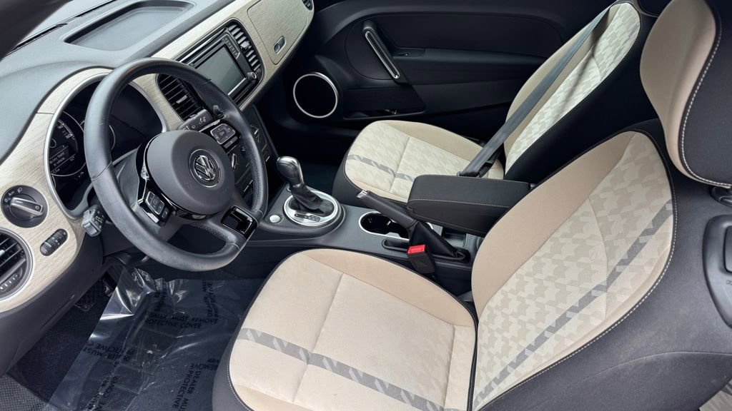 Used 2018 Volkswagen Beetle 2.0T Coast image 19