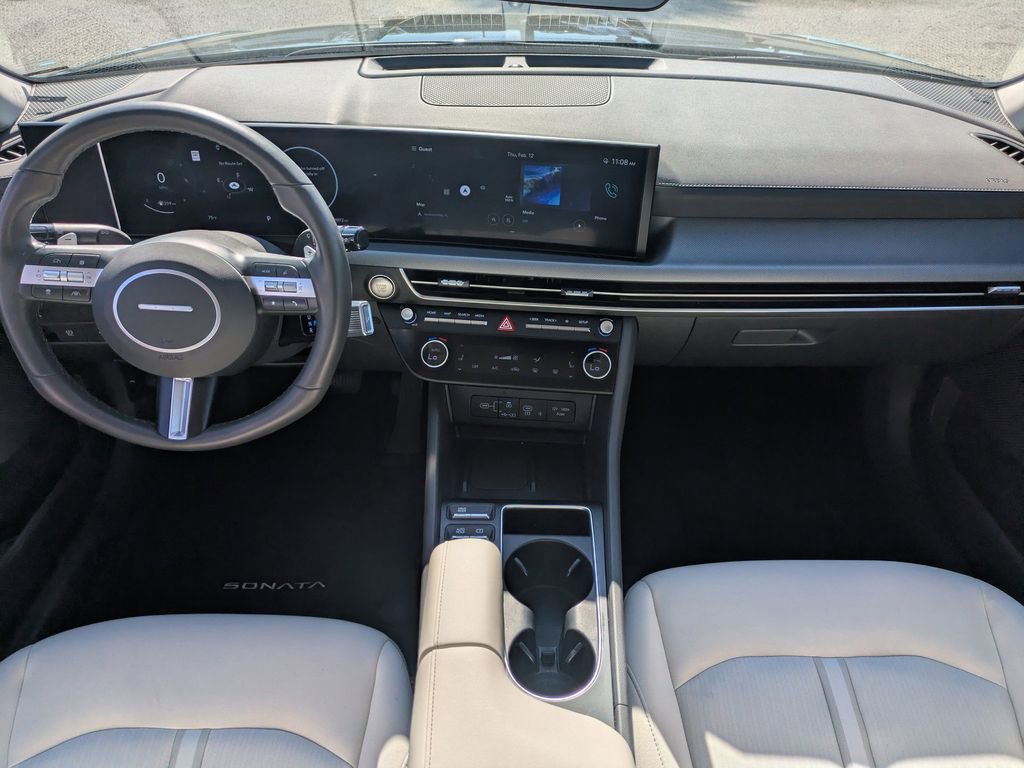 Used 2025 Hyundai Elantra Sport image 15