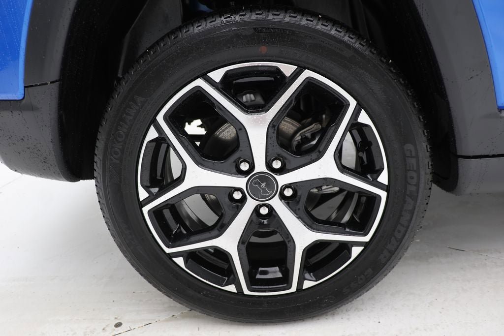 Used 2025 Jeep Compass Limited AWD/4WD image 9