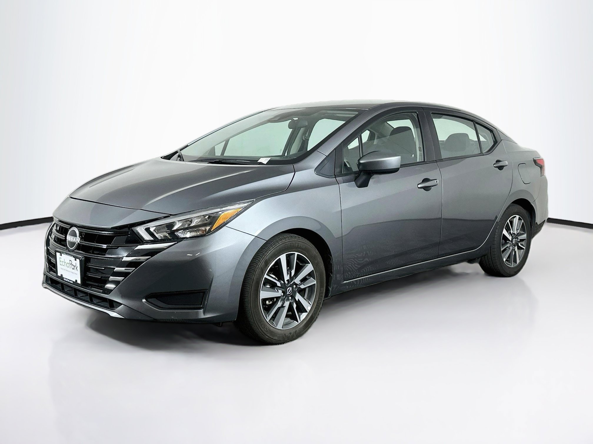 Used 2025 Nissan Versa SV FWD image 3
