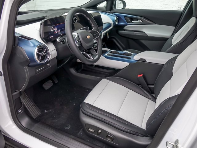 New 2026 Chevrolet Equinox EV LT image 13