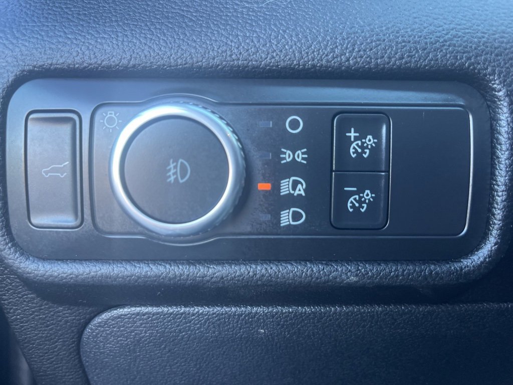 Used 2022 Ford Explorer XLT w/ Equipment Group 202A image 28