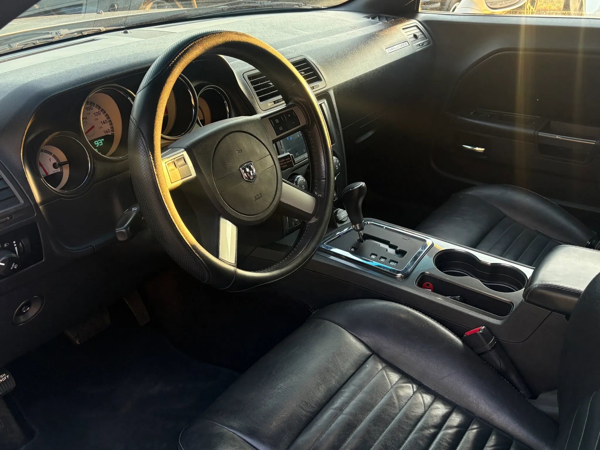 Used 2010 Dodge Challenger R/T RWD image 36