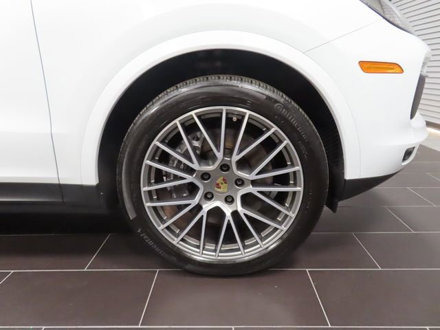 Used 2023 Porsche Cayenne Platinum Edition image 19