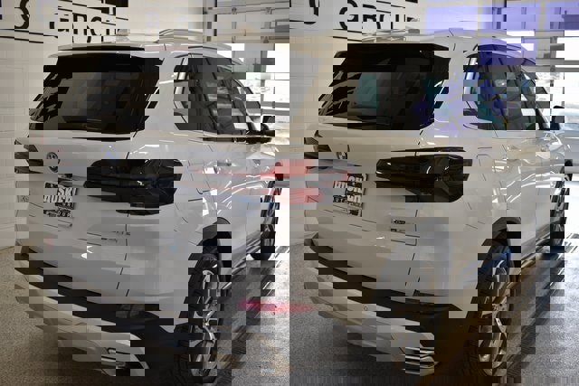 New 2026 BMW X5 xDrive50e image 4