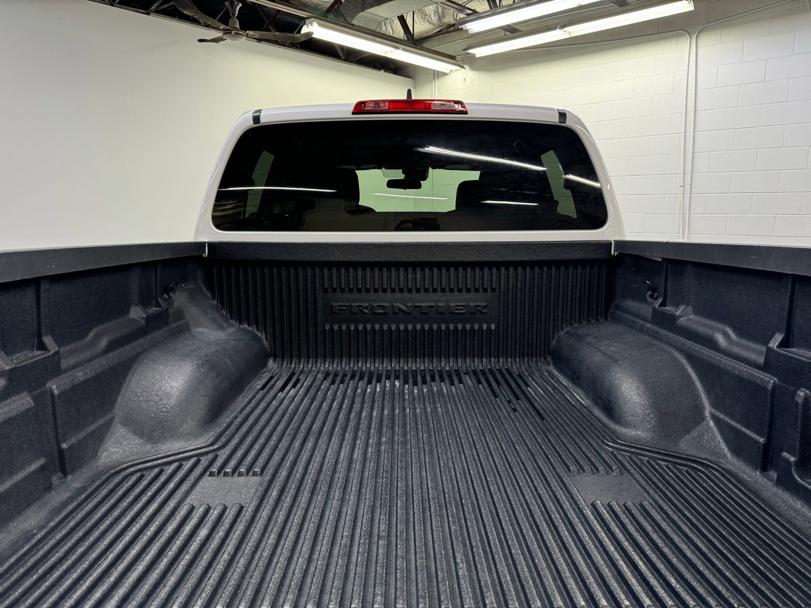 Used 2023 Nissan Frontier SV image 28