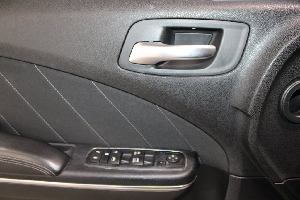 Used 2016 Dodge Charger R/T RWD image 36