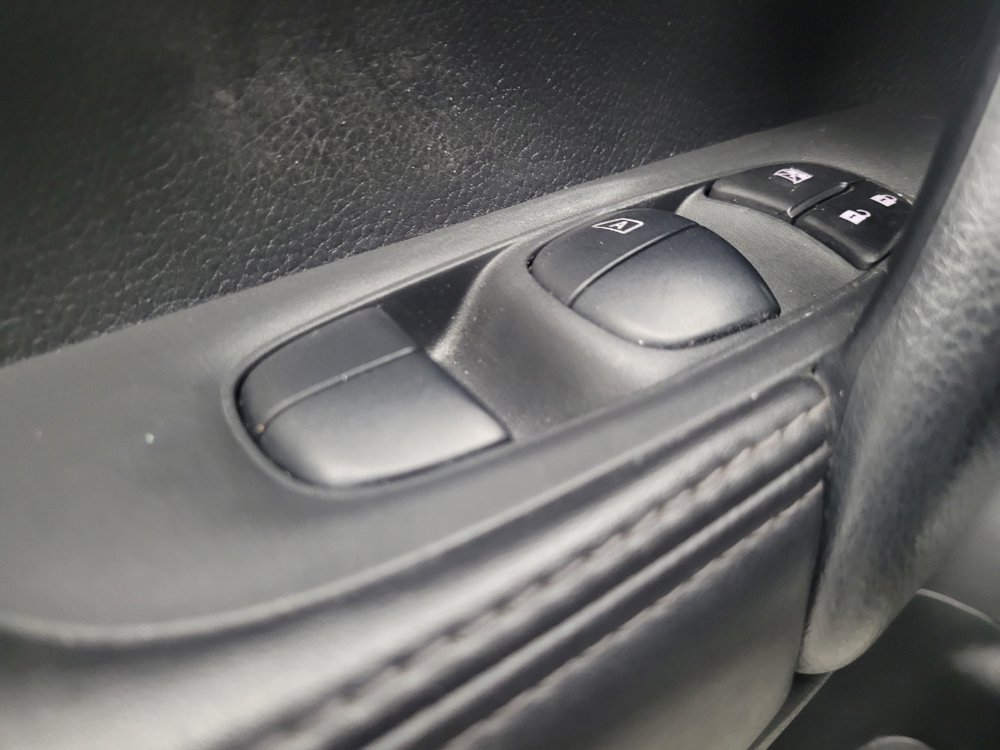 Used 2021 Nissan Rogue Sport SV FWD image 27