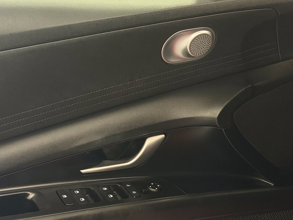 Certified 2021 Hyundai Elantra SE FWD image 13