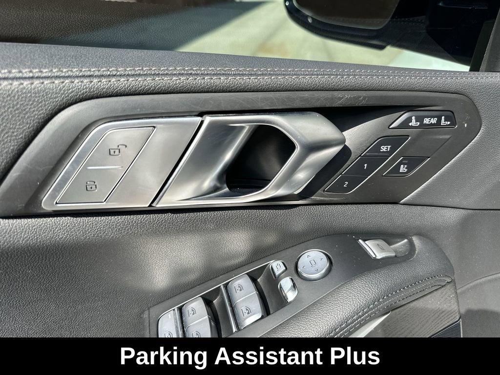 Used 2022 BMW X7 xDrive40i w/ Cold Weather Package image 18