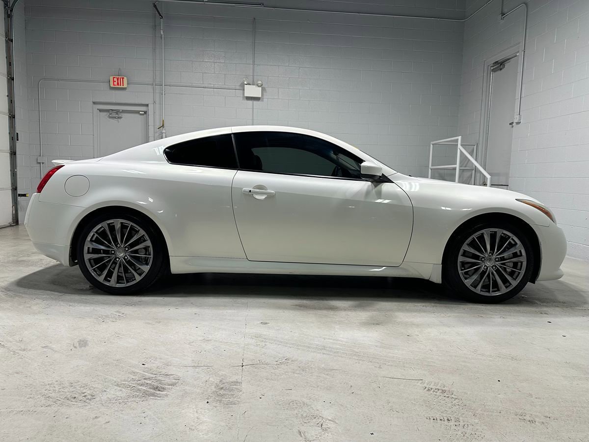 Used 2011 INFINITI G37 Sport image 2