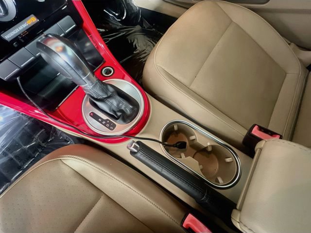 Used 2019 Volkswagen Beetle 2.0T S FWD image 24