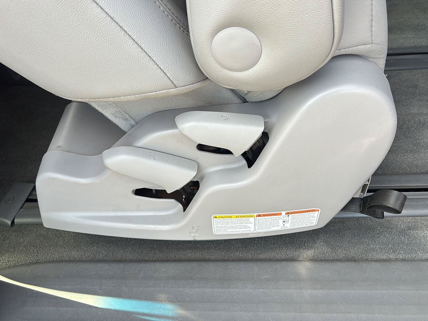 Used 2015 Toyota Sienna XLE AWD/4WD image 25