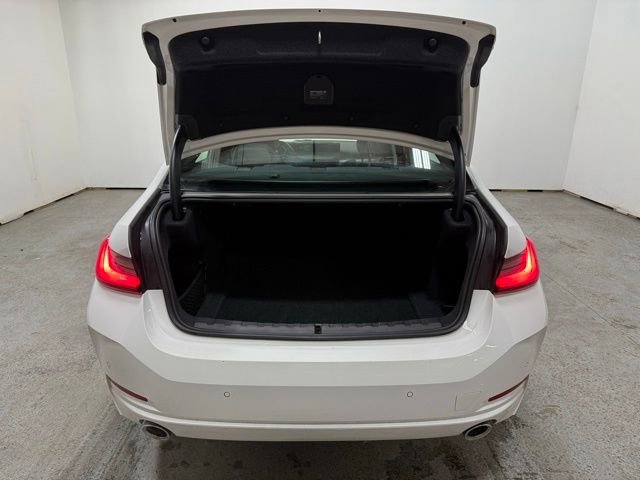Used 2025 BMW 330i xDrive Sedan image 9