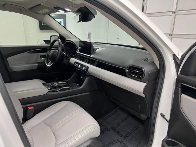 Used 2025 Honda Pilot Touring image 53