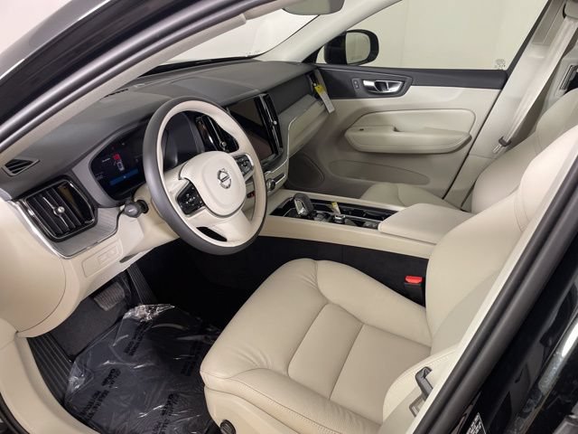 Certified 2025 Volvo XC60 T8 Plus w/ Protection Package Premier AWD/4WD image 32