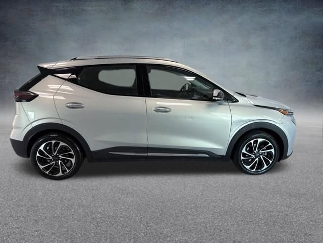 Used 2022 Chevrolet Bolt EUV Premier FWD image 5