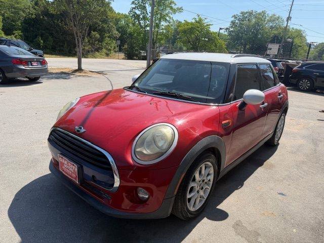 Used 2018 MINI Cooper 4-Door Hardtop FWD image 2