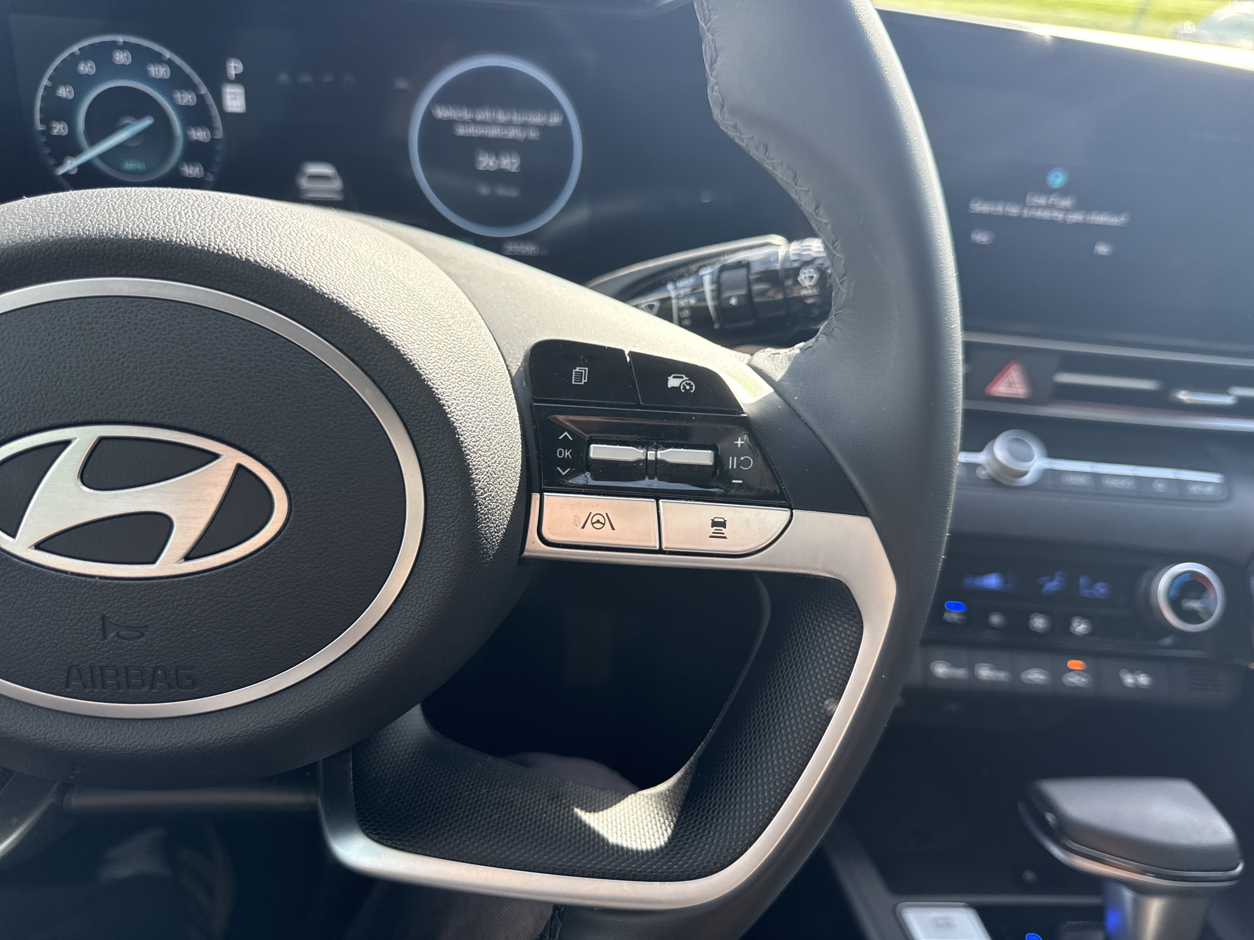 Used 2024 Hyundai Elantra Limited FWD image 20