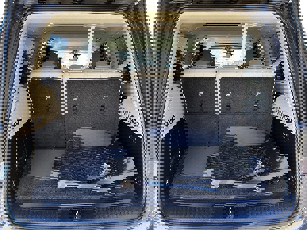 Used 2022 Jeep Wagoneer Series III w/ Premium Group I image 30