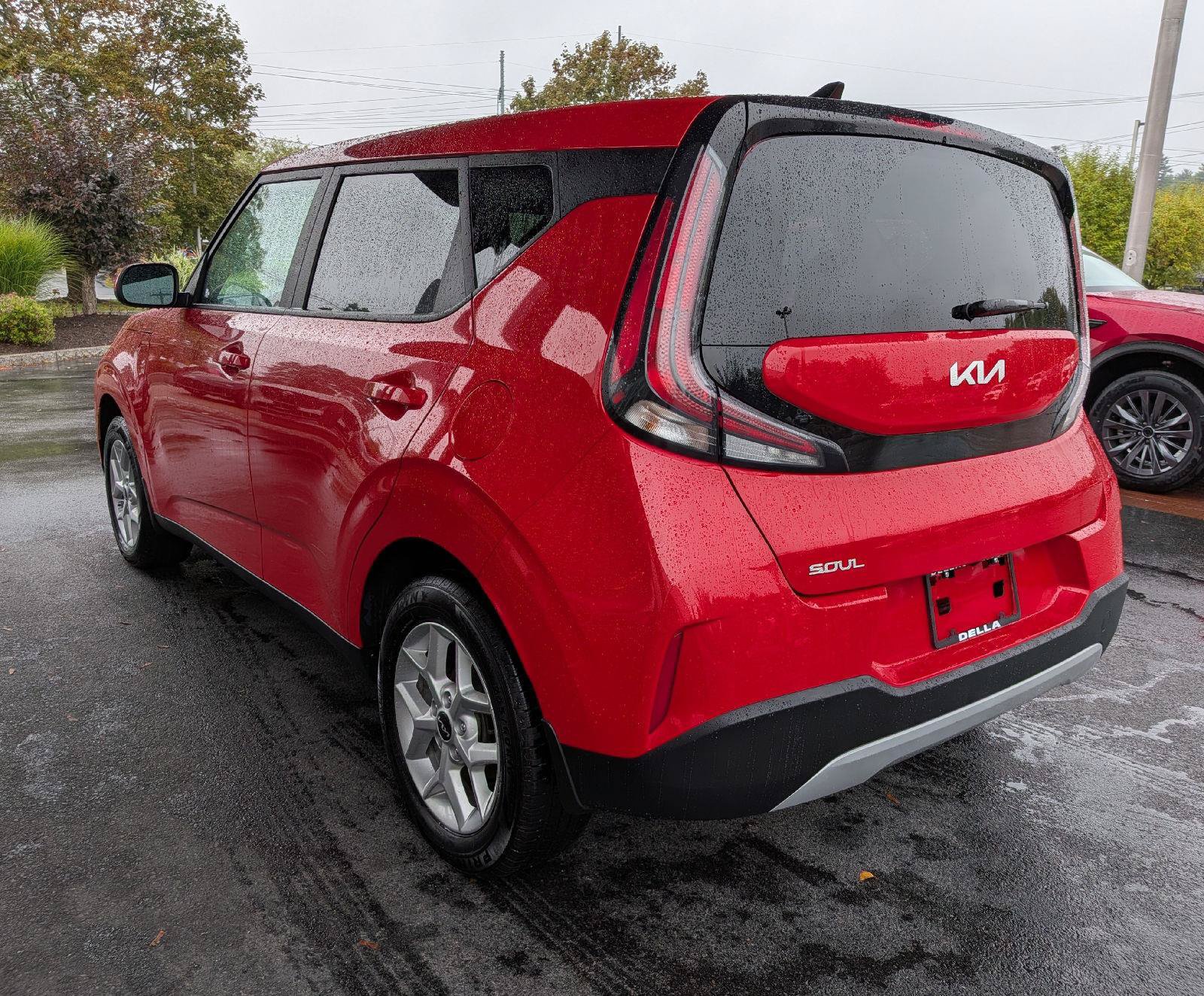 Used 2023 Kia Soul LX w/ LX Technology Package FWD image 7