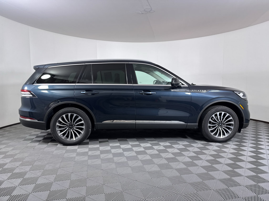 Used 2023 Lincoln Aviator Reserve w/ Elements Package Plus AWD/4WD image 12