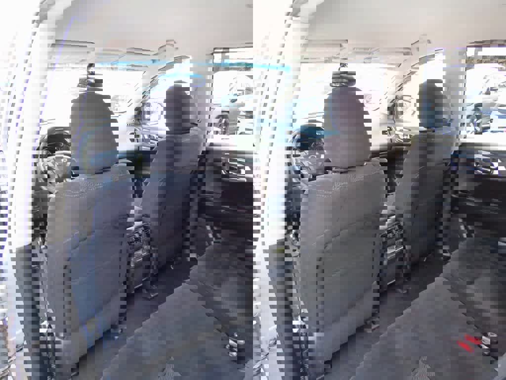 Used 2016 Nissan Pathfinder SV image 14