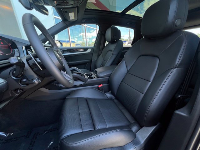 Used 2025 Porsche Cayenne E-Hybrid AWD/4WD image 27
