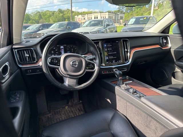 Used 2021 Volvo S60 T6 Momentum w/ Premium Package AWD/4WD image 13