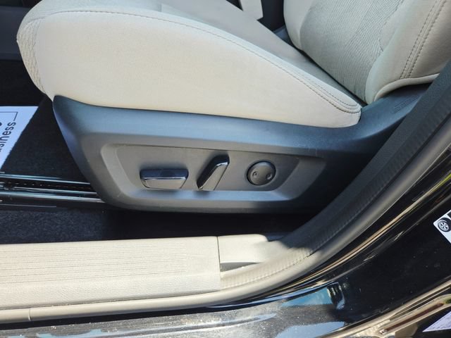 Used 2025 Nissan Rogue SV AWD/4WD image 12